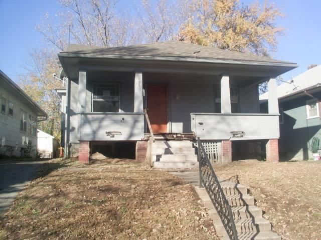 122 S White Ave, Kansas City, MO 64124