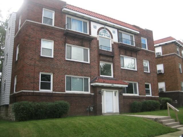 901 E 28th St, Kansas City, MO 64109