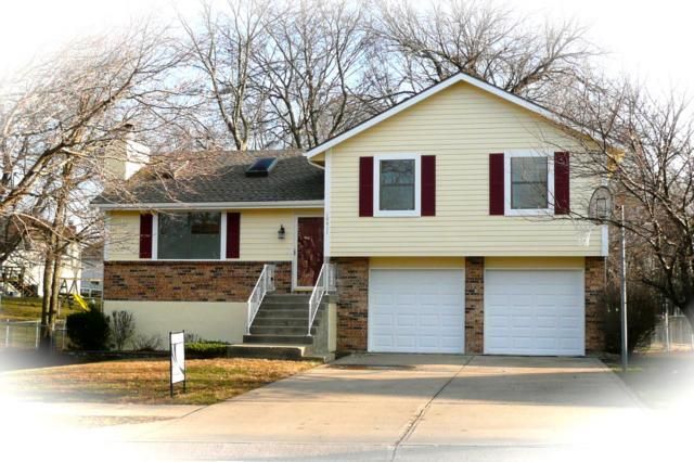 10411 N Cherry Dr, Kansas City, MO 64155