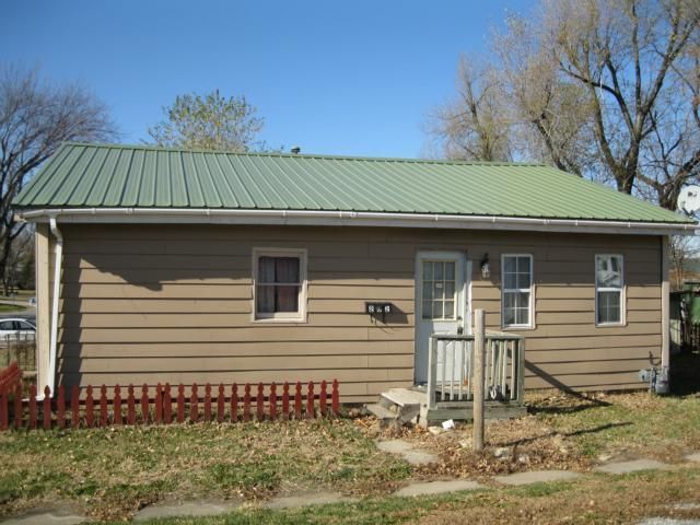 202 W 6th St, Cameron, MO 64429