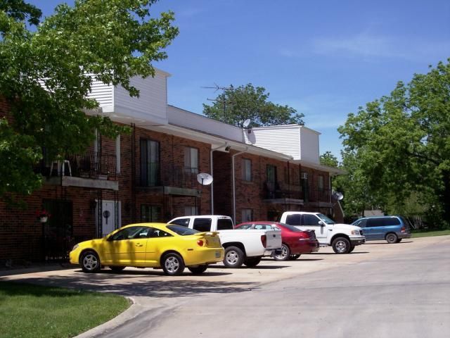 503 S Main St, Gallatin, MO 64640
