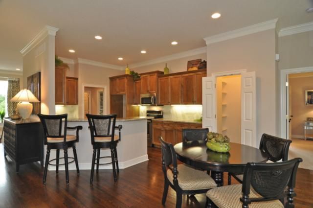 10225 Ash St, Overland Park, KS 66207