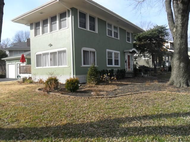 17 E 57th Ter, Kansas City, MO 64113