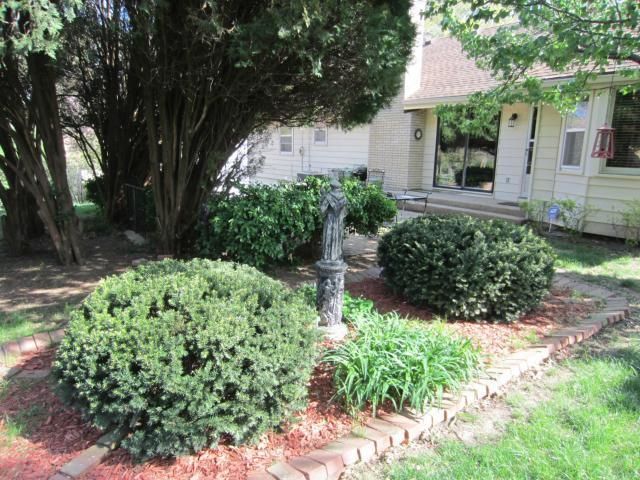 2 E 108 Ter, Kansas City, MO 64114