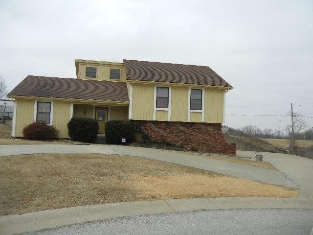 8814 Bristol Ave, Kansas City, MO 64138