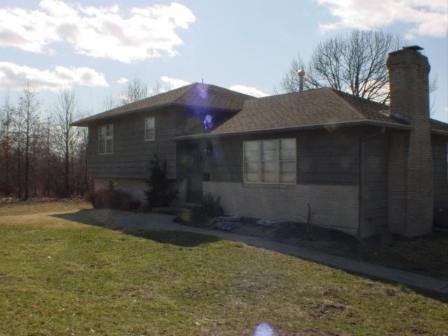 10700 View High Dr, Kansas City, MO 64134