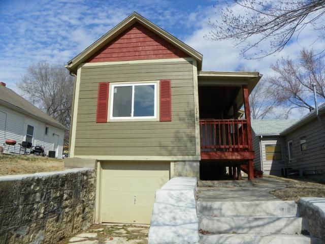1218 Spruce St, Leavenworth, KS 66048