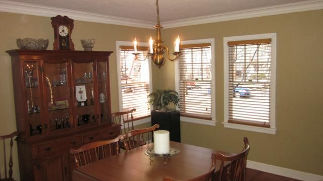 429 E 72nd Ter, Kansas City, MO 64131