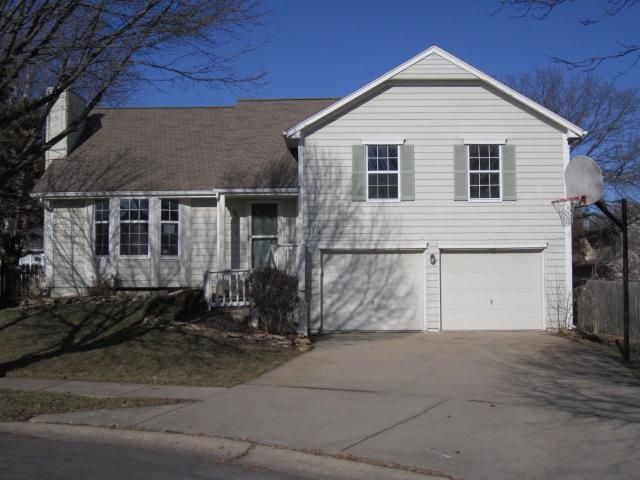 10 E 134th St, Kansas City, MO 64146