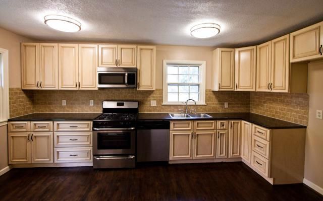 701 E 70th St, Kansas City, MO 64131