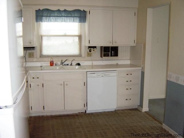1235 NE 52nd Ter, Kansas City, MO 64118