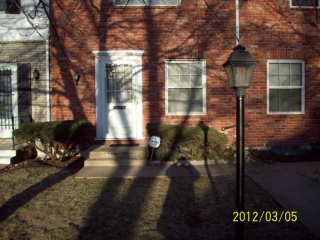 8729 E Sycamore Ave, Kansas City, MO 64138