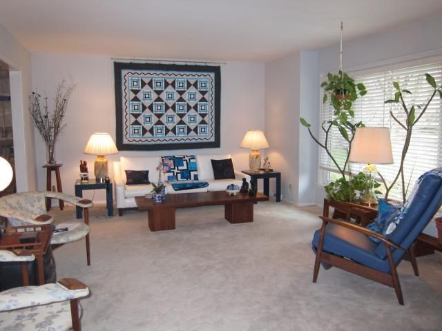 9638 Mohawk Dr, Overland Park, KS 66206