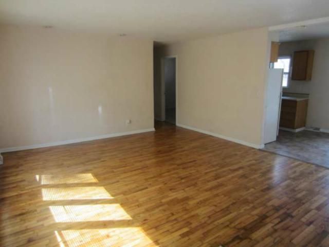 6606 NE 49th St, Kansas City, MO 64118