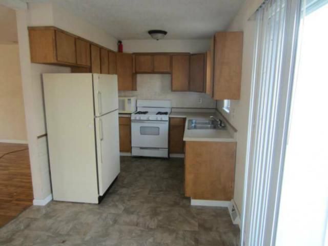 6606 NE 49th St, Kansas City, MO 64118