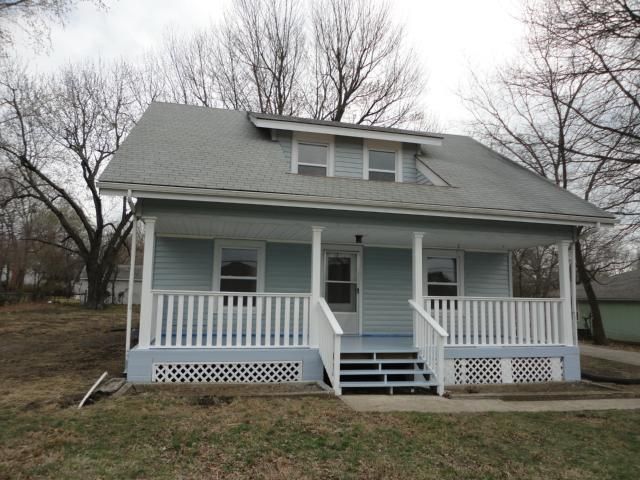 603 SW Ward Rd, Lee's Summit, MO 64063