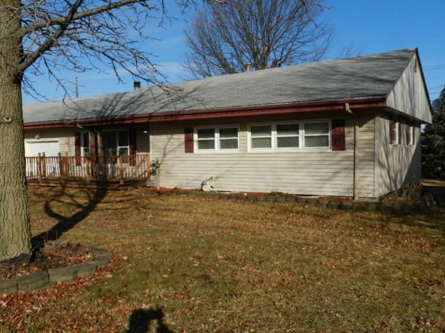 409 Whisper Ln, Belton, MO 64012