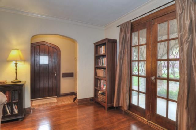 17 E 62nd St, Kansas City, MO 64113