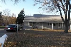 1724 Berry Rd, Independence, MO 64057