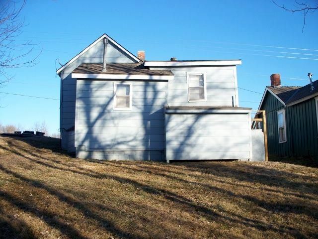 351 Eighth St, Lexington, MO 64067