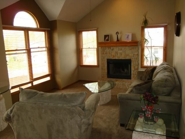 7352 N Rhode Ave, Kansas City, MO 64152
