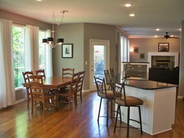 9616 W 129th St, Overland Park, KS 66213