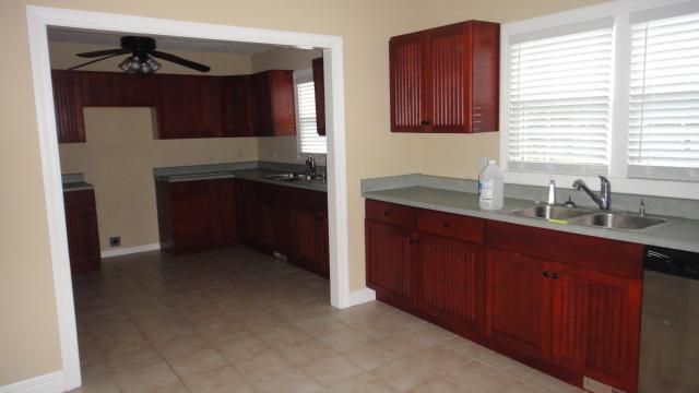 444 S Ash St, Ottawa, KS 66067