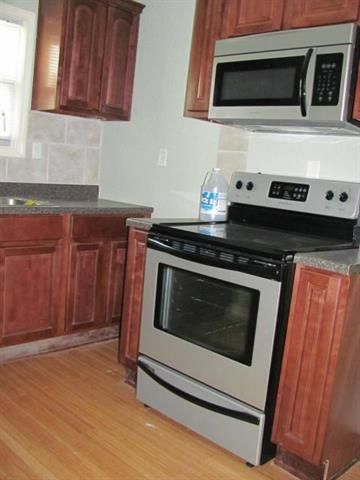 8028 Main St, Kansas City, MO 64131