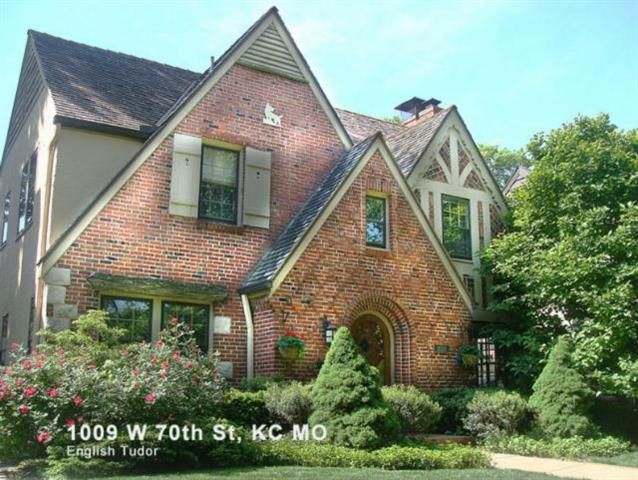 1009 W 70th St, Kansas City, MO 64113