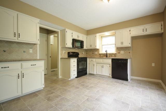 6704 N St Clair Ave, Kansas City, MO 64151