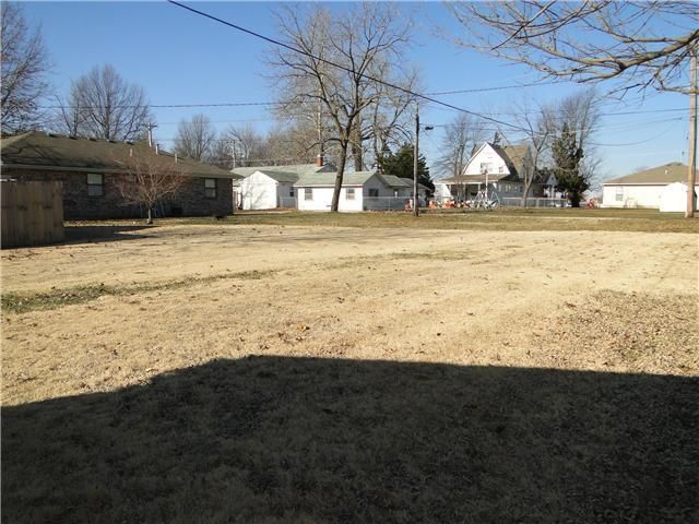 617 S 2nd St, Odessa, MO 64076