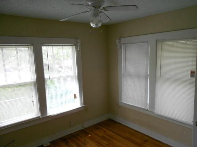 5039 E 6th St, Kansas City, MO 64123