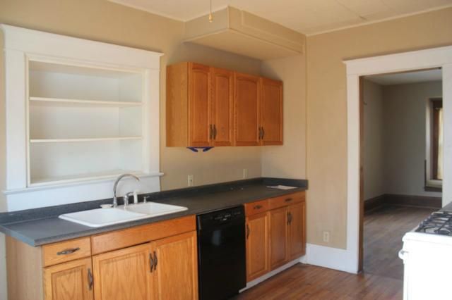 321 N 3rd St, Atchison, KS 66002