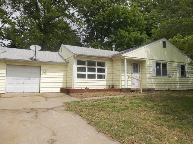 9404 E 65th Ter, Raytown, MO 64133