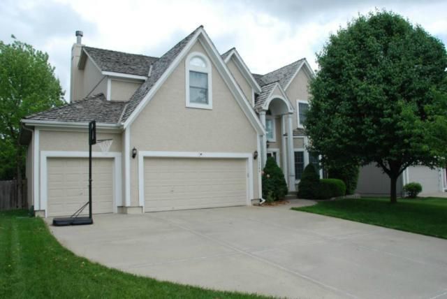 13205 Bond St, Overland Park, KS 66213