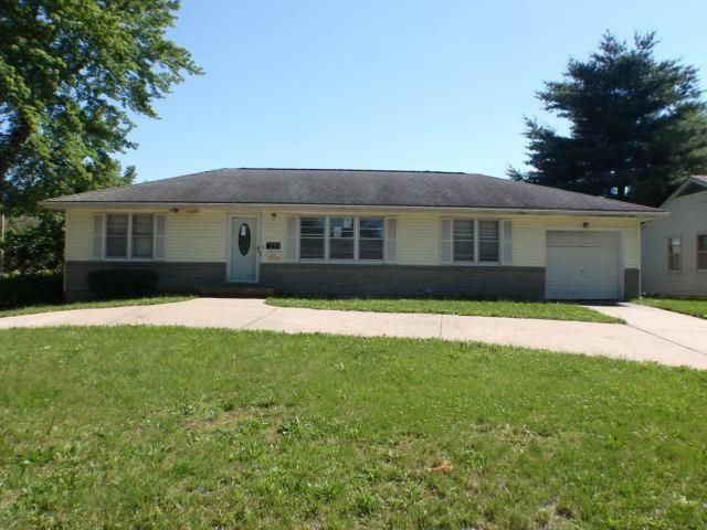 3219 E 74th St, Kansas City, MO 64132