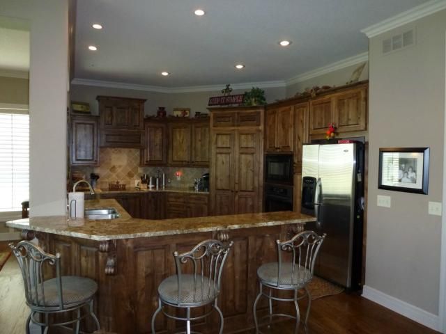 15520 Benson St, Overland Park, KS 66221