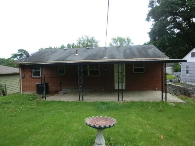 5210 E 40th St, Kansas City, MO 64130