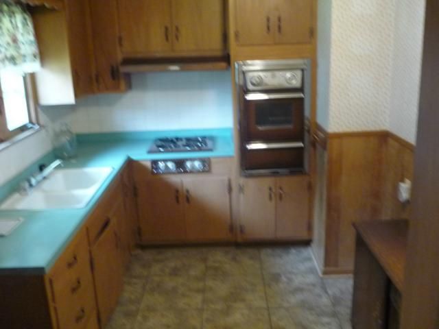 905 E 79th St, Kansas City, MO 64131