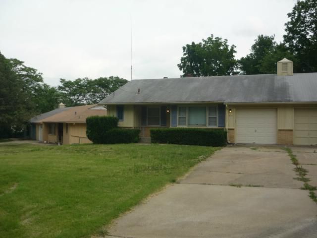 905 E 79th St, Kansas City, MO 64131