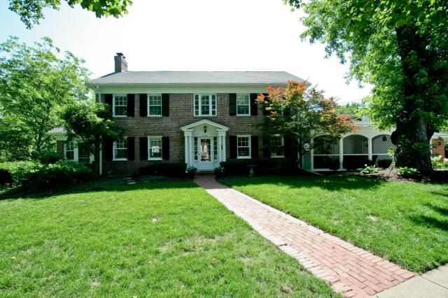 6701 Valley Rd, Kansas City, MO 64113