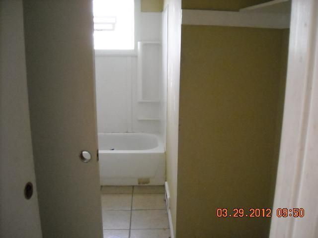 6804 E 114th Ter, Kansas City, MO 64134
