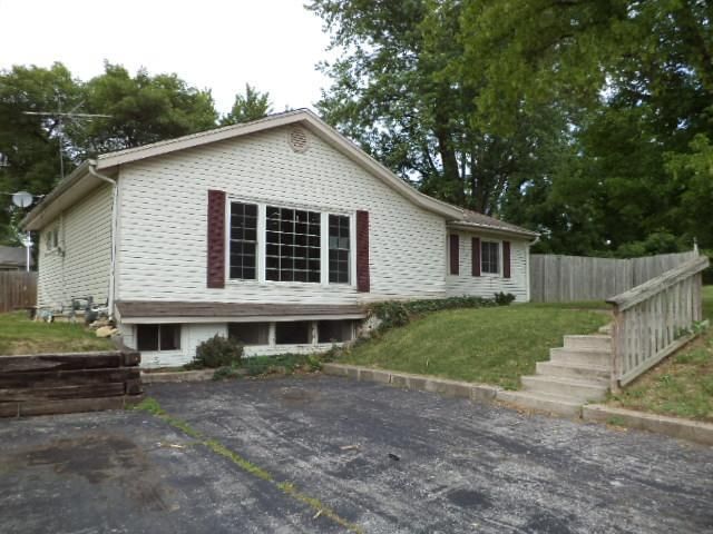 8656 E 26th St, Kansas City, MO 64129