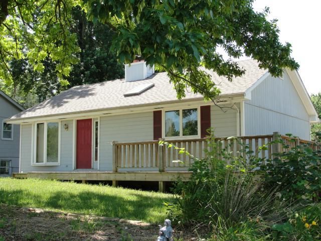413 Mcclellan Dr, Liberty, MO 64068