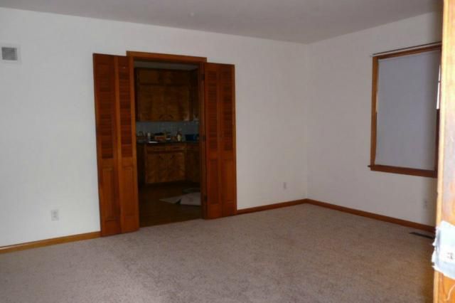 11328 E 19th St, Independence, MO 64052
