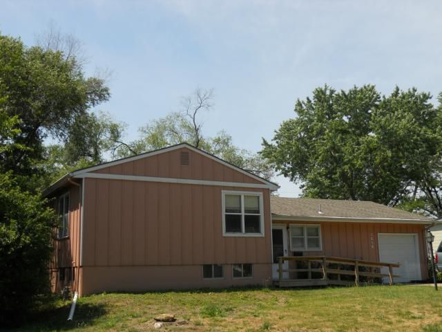 1619 W 22nd St, Lawrence, KS 66046