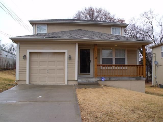 1112 E 81 St, Kansas City, MO 64131