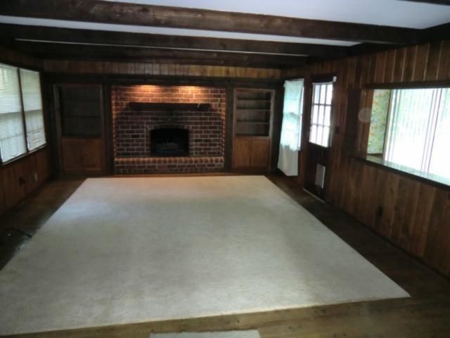11330 Summit St, Kansas City, MO 64114
