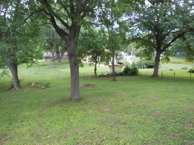 7326 Yecker Ave, Kansas City, KS 66109