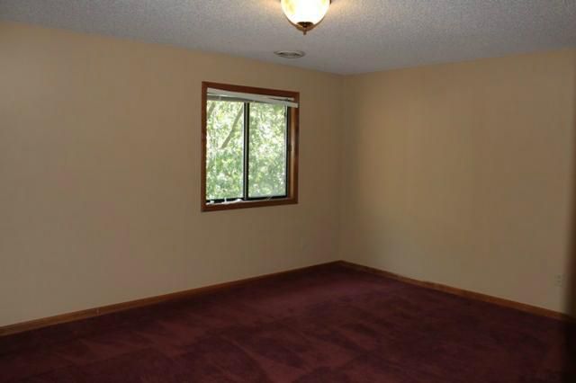 18005 E Fall Dr, Independence, MO 64055